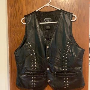 Riding vest in a size large fits like an XL